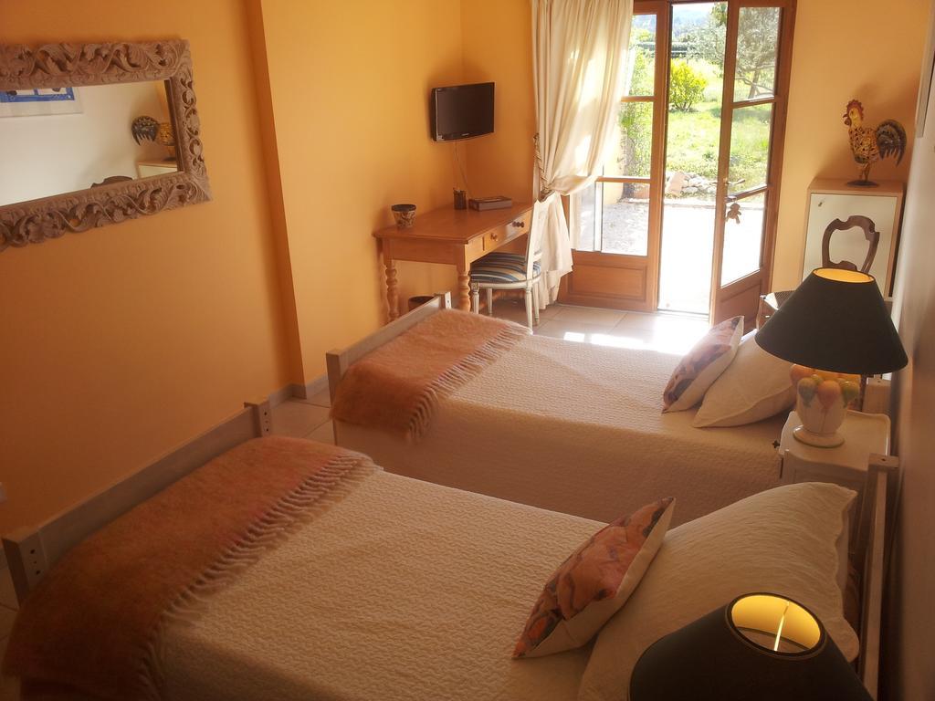 Lamanderie En Provence Bed & Breakfast Alleins Room photo